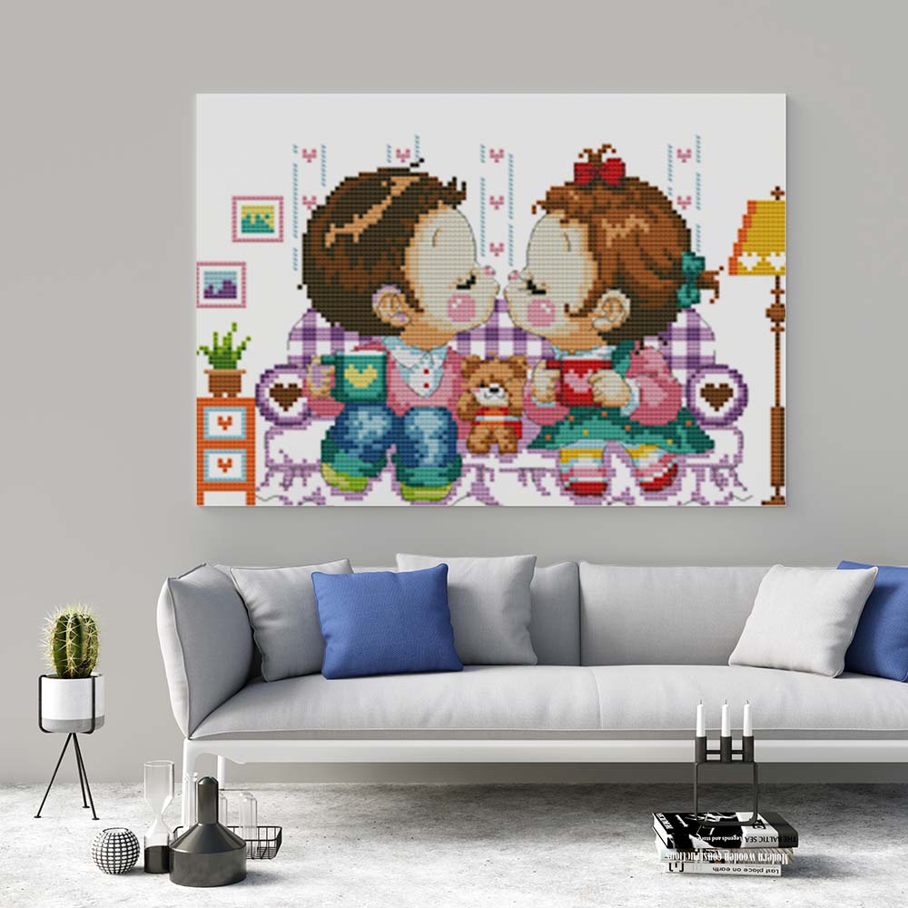 Kreuzstich -  zwei Kinder geben sich ein Küsschen | 65x25 cm - Diy - Fadenkunst