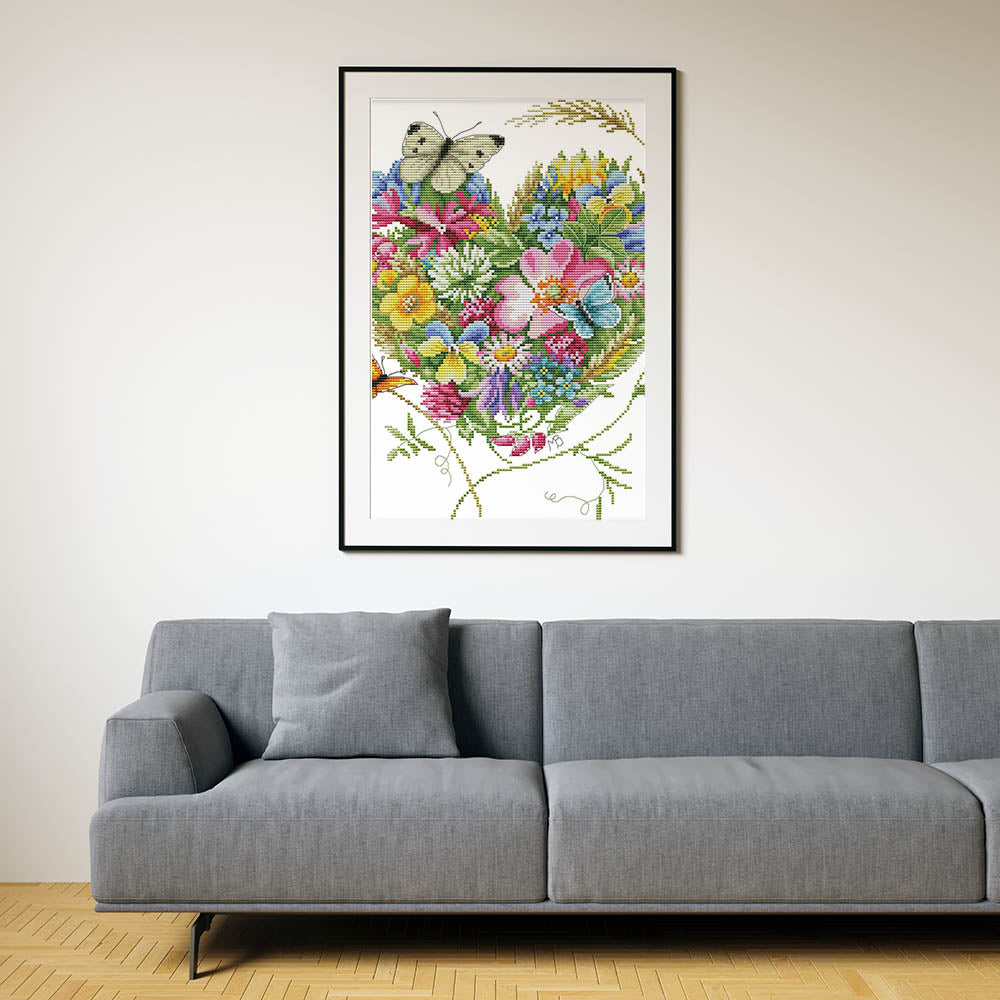Kreuzstich - Schmetterlinge im Blumen Herz | 35x40 cm - Diy - Fadenkunst