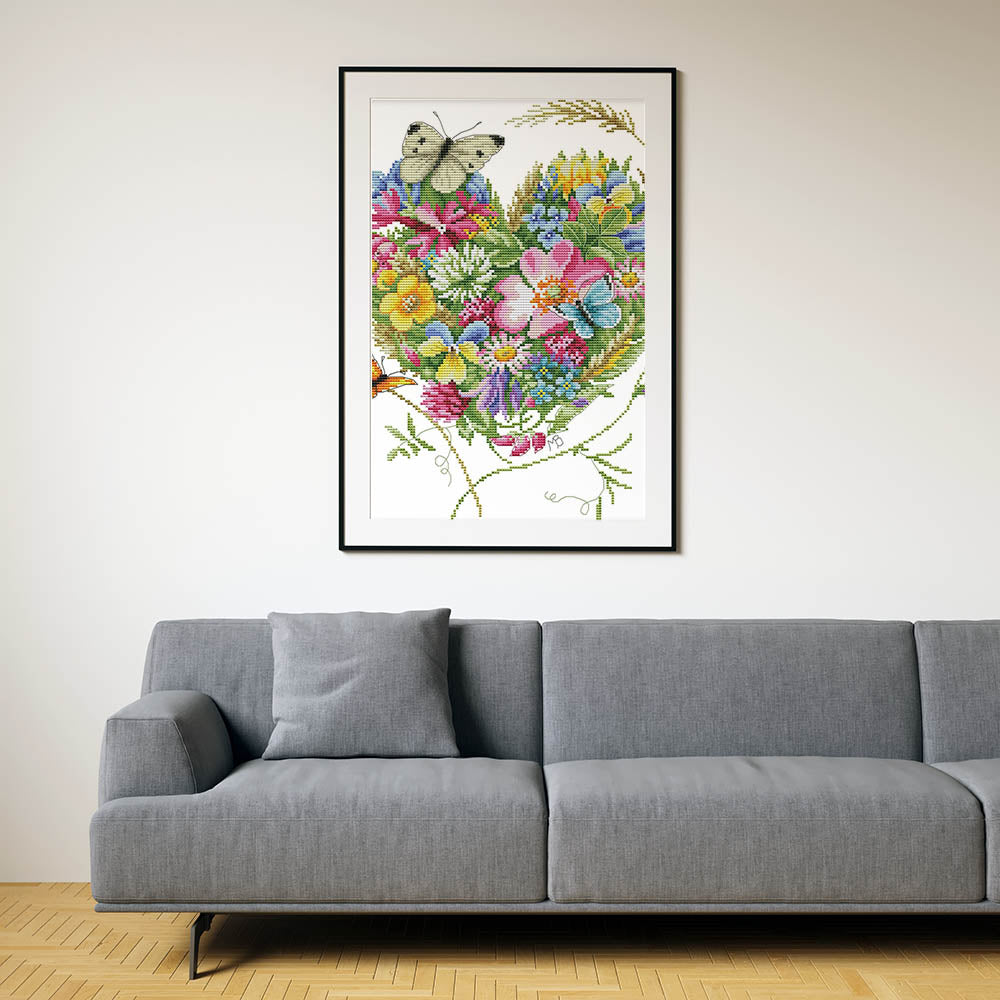 Kreuzstich - Schmetterlinge im Blumen Herz | 35x40 cm - Diy - Fadenkunst