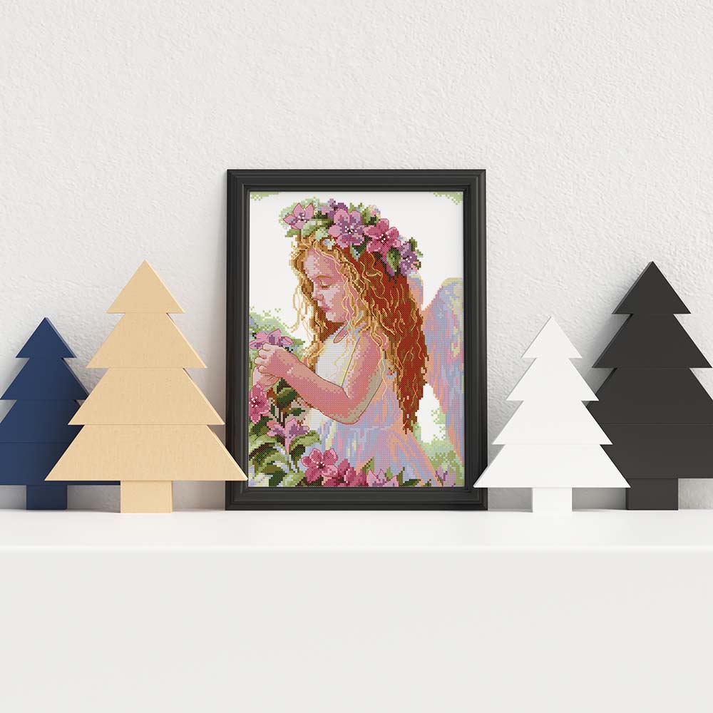 Kreuzstich -  Mädchen mit Engelsflügeln und Blumen | 35x35 cm - Diy - Fadenkunst