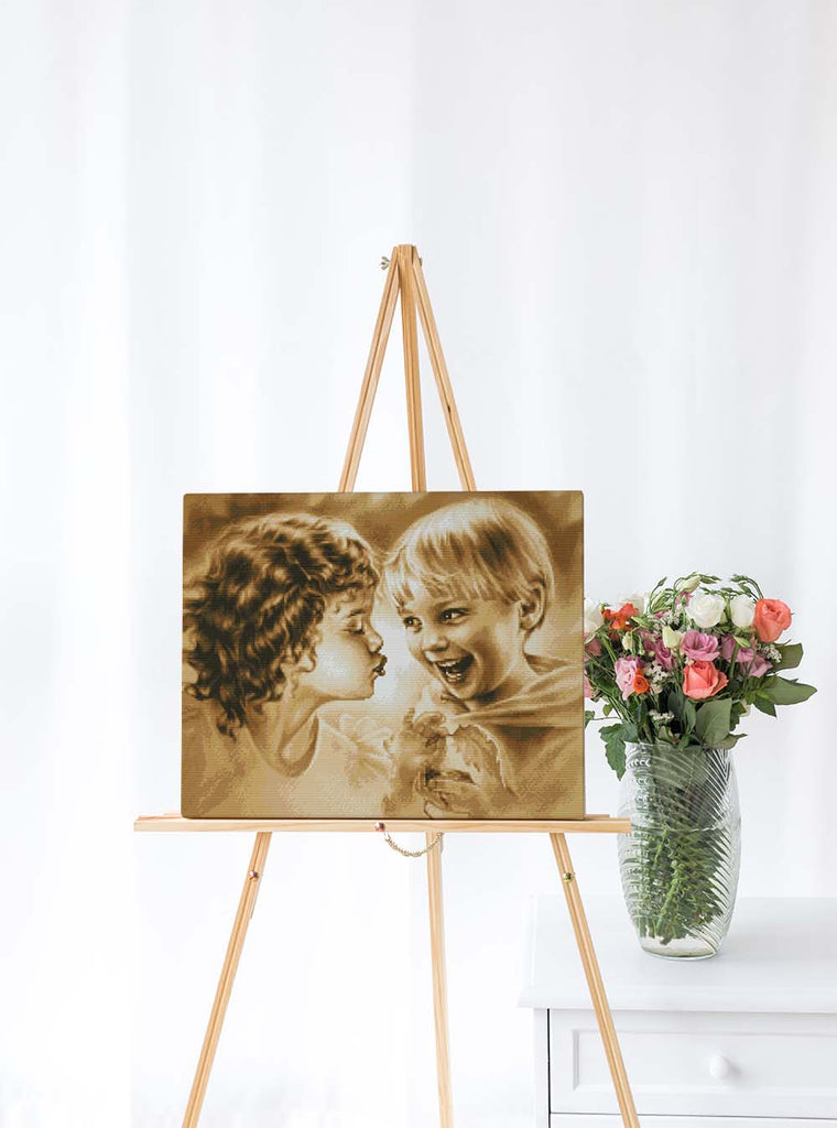 Kreuzstich -  Mädchen und Junge Küsschen | 50x40 cm - Diy - Fadenkunst