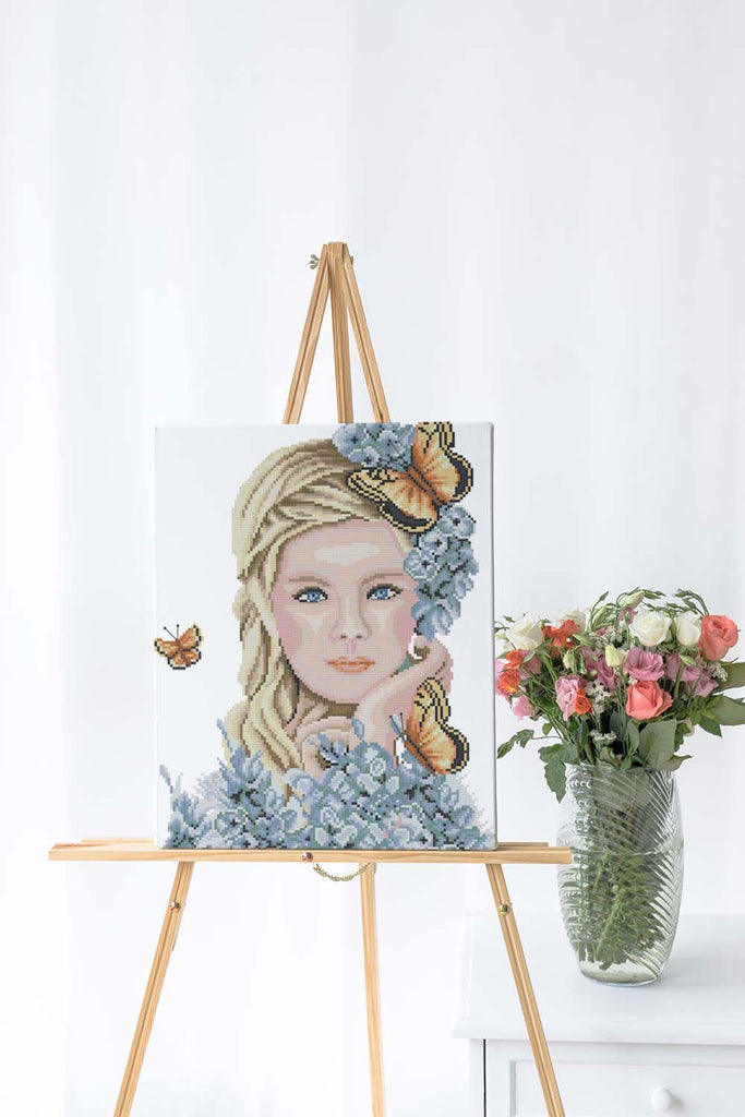 Kreuzstich - blondes Mädchen mit Schmetterlingen | 30x50 cm - Diy - Fadenkunst